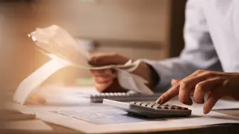 El organismo puede ofrecer un descuento en caso de adelantar el pago total del financiamiento 

Para más información del tema, visita: https://www.eleconomista.com.mx/econohabitat/posible-liquidar-credito-infonavit-previsto-20250906-776021.html

¡Síguenos en nuestras redes sociales para mantenerte informado!

Twitter: https://twitter.com/eleconomista 
Facebook: https://www.facebook.com/ElEconomista.mx
Instagram: https://www.instagram.com/eleconomistamx
LinkedIn: https://www.linkedin.com/company/el-economista/
T

#ElEconomista #EETV