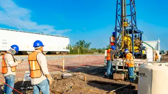 Autoridades encabezadas por el gobernador Samuel García, arrancaron los trabajos de construcción del primer tramo en Nuevo León del Tren del Norte: Saltillo-Monterrey-Nuevo Laredo.