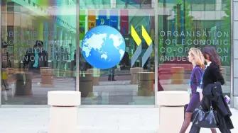 Señalan que los efectos completos de los aranceles no se han sentido, aunque se están haciendo cada vez más evidentes en las decisiones de gasto.

Para más información del tema, visita: https://www.eleconomista.com.mx/economia/ocde-mejora-0-8-pronostico-crecimiento-pib-mexico-20250923-778347.html

¡Síguenos en nuestras redes sociales para mantenerte informado!

Twitter: https://twitter.com/eleconomista
Facebook: https://www.facebook.com/ElEconomista.mx
Instagram: https://www.instagram.com/eleconomistamx
LinkedIn: https://www.linkedin.com/company/el-economista/

#ElEconomista #EETV