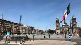 En medio de la incertidumbre económica global, la actividad económica en México reportó, en julio pasado, una caída que da una nueva señal de enfriamiento, de acuerdo con los datos publicados por el Inegi.

Para más información del tema, visita: https://www.eleconomista.com.mx/economia/economia-mexicana-cayo-0-9-julio-manda-nueva-senal-enfriamiento-igae-20250923-778369.html

¡Síguenos en nuestras redes sociales para mantenerte informado!

Twitter: https://twitter.com/eleconomista
Facebook: https://www.facebook.com/ElEconomista.mx
Instagram: https://www.instagram.com/eleconomistamx
LinkedIn: https://www.linkedin.com/company/el-economista/

#ElEconomista #EETV