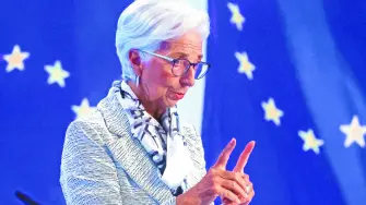 La presidenta del BCE, Christine Lagarde, ha deslizado este viernes que el expresidente del Banco de los Países Bajos (DNB) Klaas Knot sería un buen candidato para sucederla al frente del instituto emisor.