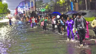 Su creación es favorecida por el cambio climático, en combinación con diversos fenómenos meteorológicos y la topografía del país.

Para más información del tema, visita: https://www.eleconomista.com.mx/politica/lluvias-torrenciales-recuento-fuertes-temporada-20251004-780030.html

¡Síguenos en nuestras redes sociales para mantenerte informado!

Twitter: https://twitter.com/eleconomista 
Facebook: https://www.facebook.com/ElEconomista.mx
Instagram: https://www.instagram.com/eleconomistamx
LinkedIn: https://www.linkedin.com/company/el-economista/

#ElEconomista #Lluvias #Clima