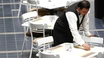 El plazo que tienen las empresas para el 14 de diciembre de este año es únicamente para adecuar su normativa interna, pero el derecho al descanso y el acceso a las sillas ya son exigibles por la autoridad, dijo Cointa Lagunes de la STPS.

Para más información del tema, visita: https://www.eleconomista.com.mx/capital-humano/ley-silla-exigible-inspeccionar-stps-20250929-779042.html 

¡Síguenos en nuestras redes sociales para mantenerte informado!

Twitter: https://twitter.com/eleconomista 
Facebook: https://www.facebook.com/ElEconomista.mx
Instagram: https://www.instagram.com/eleconomistamx
LinkedIn: https://www.linkedin.com/company/el-economista/

#ElEconomista #LeySilla