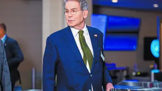 El Secretario del Tesoro Scott Bessent ordenó el viernes al Fondo Monetario Internacional y al Banco Mundial que adopten posturas más duras frente a las prácticas económicas estatales de China, como parte de su campaña para que los prestamistas mundiales vuelvan a centrarse en sus misiones fundamentales.