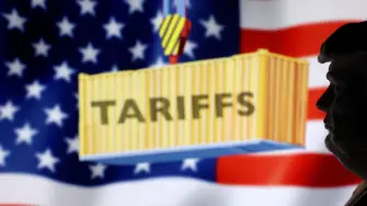 Estos nuevos aranceles no se aplicarán íntegramente a los camiones procedentes de Canadá y México, siempre que su producción cumpla los criterios establecidos en el tratado de libre comercio entre los tres países (T-MEC), según declaró un funcionario estadounidense.

Para más información del tema, visita: https://www.eleconomista.com.mx/empresas/trump-firma-decreto-imponer-nuevos-aranceles-camiones-autobuses-importados-20251017-782381.html

¡Síguenos en nuestras redes sociales para mantenerte informado!

Twitter: https://twitter.com/eleconomista 
Facebook: https://www.facebook.com/ElEconomista.mx
Instagram: https://www.instagram.com/eleconomistamx
LinkedIn: https://www.linkedin.com/company/el-economista/
T

#ElEconomista #EETV