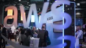 Una caída masiva en los servidores de Amazon afectó este lunes a miles de sitios y aplicaciones en todo el mundo, desde Fortnite y YouTube hasta servicios bancarios y de streaming.

Para más información del tema, visita: https://www.eleconomista.com.mx/tecnologia/servicios-sitios-caidos-mexico-falla-aws-20251020-782636.html

¡Síguenos en nuestras redes sociales para mantenerte informado!

Twitter: https://twitter.com/eleconomista 
Facebook: https://www.facebook.com/ElEconomista.mx
Instagram: https://www.instagram.com/eleconomistamx
LinkedIn: https://www.linkedin.com/company/el-economista/

#ElEconomista #EETV