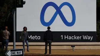 Meta, la compañía propietaria de Facebook, WhatsApp e Instagram, emitirá bonos por 25,000 millones de dólares para financiar sus inversiones en inteligencia artificial (IA).

Para más información del tema, visita: 

¡Síguenos en nuestras redes sociales para mantenerte informado!

Twitter: https://twitter.com/eleconomista 
Facebook: https://www.facebook.com/ElEconomista.mx
Instagram: https://www.instagram.com/eleconomistamx
LinkedIn: https://www.linkedin.com/company/el-economista/

#ElEconomista #EETV