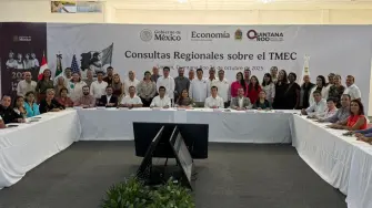 La Secretaría de Economía informó que concluyó las consultas sobre la revisión del Tratado entre México, Estados Unidos y Canadá (T-MEC), programada para julio de 2026.

Para más información del tema, visita: https://www.eleconomista.com.mx/empresas/secretaria-economia-concluye-consultas-sobre-t-mec-20251106-785350.html

¡Síguenos en nuestras redes sociales para mantenerte informado!

Twitter: https://twitter.com/eleconomista 
Facebook: https://www.facebook.com/ElEconomista.mx
Instagram: https://www.instagram.com/eleconomistamx
LinkedIn: https://www.linkedin.com/company/el-economista/

#ElEconomista #EETV