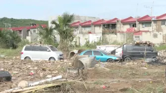 El tifón Kalmaegi tocó tierra el jueves en la costa central de Vietnam con vientos máximos de casi 150 kilómetros por hora, luego de dejar más de 140 muertos y un centenar de desaparecidos en Filipinas.