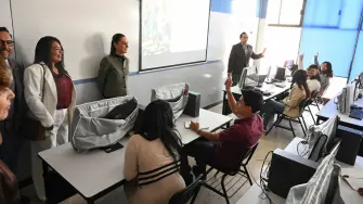 Claudia Sheinbaum Pardo, presidenta de México, pone en marcha el Centro Público de Formación en Inteligencia Artificial.