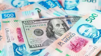 La divisa local toca su mejor nivel en dos semanas, siguiendo un impulso positivo en los mercados, debido a señales de que el cierre parcial del gobierno federal de Estados Unidos podría terminar pronto.