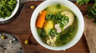 Caldo de pollo