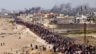 Israel anunció que abrió el miércoles un paso fronterizo en el norte de Gaza para permitir la entrada de ayuda humanitaria suministrada por la ONU y otras organizaciones internacionales.

¡Síguenos en nuestras redes sociales para mantenerte informado!

Twitter: https://twitter.com/eleconomista 
Facebook: https://www.facebook.com/ElEconomista.mx
Instagram: https://www.instagram.com/eleconomistamx
LinkedIn: https://www.linkedin.com/company/el-economista/

#ElEconomista #EETV