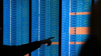 Con el fin del "shutdown", el regulador FAA anunció el viernes que a partir del sábado en la mañana solo se cancelarán 3% de los vuelos domésticos programados.

Para más información del tema, visita: https://www.eleconomista.com.mx/internacionales/transito-aereo-eu-cerca-normalidad-reapertura-gobierno-20251114-786715.html

¡Síguenos en nuestras redes sociales para mantenerte informado!

Twitter: https://twitter.com/eleconomista 
Facebook: https://www.facebook.com/ElEconomista.mx
Instagram: https://www.instagram.com/eleconomistamx
LinkedIn: https://www.linkedin.com/company/el-economista/
T

#ElEconomista #EETV