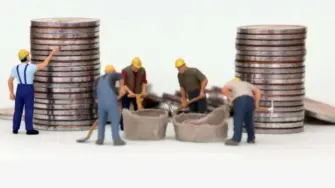 La Comisión Nacional de Salarios Mínimos ha informado que será “a final de mes” que se discuta el incremento; mientras fuentes cercanas al proceso prevén que la negociación entre empleadores, trabajadores y el gobierno inicie el 27 de noviembre. 

Para más información del tema, visita: https://www.eleconomista.com.mx/capital-humano/27-noviembre-comenzara-negociarse-incremento-salario-minimo-20251120-787417.html

¡Síguenos en nuestras redes sociales para mantenerte informado!

Twitter: https://twitter.com/eleconomista 
Facebook: https://www.facebook.com/ElEconomista.mx
Instagram: https://www.instagram.com/eleconomistamx
LinkedIn: https://www.linkedin.com/company/el-economista/

#ElEconomista #EETV