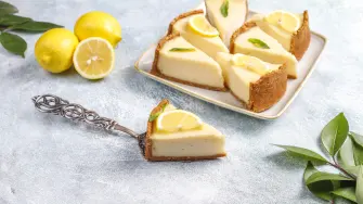 Usar limón eureka o persa para acentuar el perfil aromático.