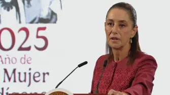 La presidenta Claudia Sheinbaum informó que antes de que concluya el año presentará su iniciativa de reforma constitucional para reducir en México la jornada laboral a 40 horas, y que la negociación para aumentar el salario mínimo en 2026 “va muy bien”.

Para más información del tema, visita: https://www.eleconomista.com.mx/capital-humano/sheinbaum-presentara-iniciativa-jornada-40-horas-concluya-ano-20251124-787990.html
Twitter: https://twitter.com/eleconomista   
Sitio web: https://www.eleconomista.com.mx/   
Facebook: https://www.facebook.com/ElEconomista.mx   
 
#ElEconomista￼