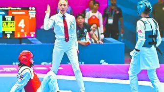 Camino. Ser árbitro en TKD le ha representado un combate que ha ganado: su carrera tiene varios reconocimientos como “la mejor referí”. Foto: Especial