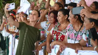 La presidenta de México de gira por Quintana Roo.