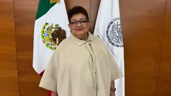 Ernestina Godoy anunció formalmente este viernes el cierre de su etapa al frente de la Consejería Jurídica del Ejecutivo Federal del gobierno de la presidenta Claudia Sheinbaum y confirmó que asumirá como encargada del despacho de la Fiscalía General de la República (FGR), tras la renuncia del fiscal Alejandro Gertz Manero.

Para más información del tema, visita: https://www.eleconomista.com.mx/politica/ernestina-godoy-promete-etica-firmeza-profundo-sentido-justicia-fgr-20251128-788793.html

¡Síguenos en nuestras redes sociales para mantenerte informado!

Twitter: https://twitter.com/eleconomista
Facebook: https://www.facebook.com/ElEconomista.mx
Instagram: https://www.instagram.com/eleconomistamx
LinkedIn: https://www.linkedin.com/company/el-economista/

#ElEconomista #EETV