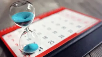 La lista de feriados para los trabajadores pasaría de 9 a 15 fechas en caso de que la iniciativa avance. Con este proyecto, el Congreso acumula nueve proyectos que buscan mejorar este derecho laboral. 

Para más información del tema, visita: https://www.eleconomista.com.mx/capital-humano/buscan-camara-diputados-elevar-15-dias-descansos-obligatorios-lft-20251201-788917.html

¡Síguenos en nuestras redes sociales para mantenerte informado!

Twitter: https://twitter.com/eleconomista 
Facebook: https://www.facebook.com/ElEconomista.mx
Instagram: https://www.instagram.com/eleconomistamx
LinkedIn: https://www.linkedin.com/company/el-economista/

#ElEconomista #EETV