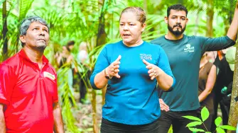 Productores amazónicos de Cofruta y Aprocamp muestran en Belém cómo nacen insumos que usa Natura.