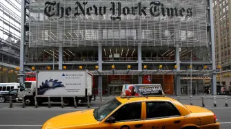 El gobierno de Trump endureció su política para restringir el acceso de los periodistas a la información del Pentágono.

Para más información del tema, visita: https://www.eleconomista.com.mx/internacionales/the-new-york-times-demando-pentagono-violar-derecho-informacion-20251204-789668.html

¡Síguenos en nuestras redes sociales para mantenerte informado!

Twitter: https://twitter.com/eleconomista 
Facebook: https://www.facebook.com/ElEconomista.mx
Instagram: https://www.instagram.com/eleconomistamx
LinkedIn: https://www.linkedin.com/company/el-economista/

#ElEconomista #TheNewYorkTimes #Pentágono