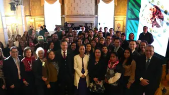 La presidenta de México, Claudia Sheinbaum, se acudió al Instituto Cultural Mexicano para conversar con connacionales residentes en la capital estadounidense.