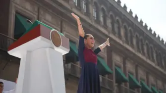 La presidenta de México enumeró seis mentiras de la oposición sobre el movimiento que inició AMLO.

Para más información del tema, visita: https://www.eleconomista.com.mx/politica/arrodillamos-poderosos-sheinbaum-conmemora-7-anos-4t-presidencia-20251206-789943.html 

¡Síguenos en nuestras redes sociales para mantenerte informado!

Twitter: https://twitter.com/eleconomista 
Facebook: https://www.facebook.com/ElEconomista.mx
Instagram: https://www.instagram.com/eleconomistamx
LinkedIn: https://www.linkedin.com/company/el-economista/

#ElEconomista #Sheinbaum #4T