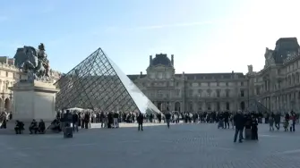 El Louvre es el museo más visitado del mundo. En 2024 acogió a 8,7 millones de visitantes, de los cuales 69% extranjeros.

Para más información del tema, visita: https://www.eleconomista.com.mx/internacionales/centenares-documentos-danados-fuga-agua-museo-louvre-20251207-790005.html 

¡Síguenos en nuestras redes sociales para mantenerte informado!

Twitter: https://twitter.com/eleconomista 
Facebook: https://www.facebook.com/ElEconomista.mx
Instagram: https://www.instagram.com/eleconomistamx
LinkedIn: https://www.linkedin.com/company/el-economista/

#ElEconomista #Louvre