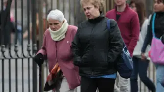 El SMN prevé un lunes con lluvias de muy fuertes a intensas, heladas en zonas serranas y vientos intensos en el Golfo de México, condiciones que persistirán durante los siguientes días.

Para más información del tema, visita: https://www.eleconomista.com.mx/politica/clima-lunes-8-diciembre-frente-frio-19-lluvias-fuertes-marcaran-inicio-semana-20251207-790009.html

¡Síguenos en nuestras redes sociales para mantenerte informado!

Twitter: https://twitter.com/eleconomista 
Facebook: https://www.facebook.com/ElEconomista.mx
Instagram: https://www.instagram.com/eleconomistamx
LinkedIn: https://www.linkedin.com/company/el-economista/
T

#ElEconomista #EETV