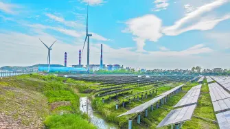 La ley eleva el umbral de generación distribuida a 0.7 MW y formaliza el autoconsumo hasta 20 MW.