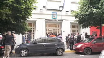 La justicia argentina allanó el martes la sede de la Asociación del Fútbol Argentino (AFA) y la de varios clubes en el marco de una investigación a una financiera por supuesto lavado de dinero, informó una fuente policial a la AFP.