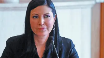 La gobernadora del Banco de México, Victoria Rodriguez Ceja, puntualizó que, como aprendizajes de los casos que derivaron en la venta de los negocios de CIBanco, Intercam y Vector, son las mejoras que, el sector en su conjunto, realizan constantemente.

Para más información del tema, visita: https://www.eleconomista.com.mx/sectorfinanciero/banxico-hay-evidencia-procedimientos-instituciones-financieras-mexicanas-20251210-790630.html

¡Síguenos en nuestras redes sociales para mantenerte informado!

Twitter: https://twitter.com/eleconomista 
Facebook: https://www.facebook.com/ElEconomista.mx
Instagram: https://www.instagram.com/eleconomistamx
LinkedIn: https://www.linkedin.com/company/el-economista/

#ElEconomista #EETV