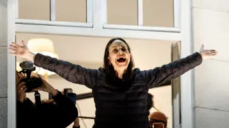 La líder de la oposición venezolana María Corina Machado afirmó este jueves en Oslo que recibió ayuda de Estados Unidos para salir de Venezuela, donde vive en clandestinidad desde agosto de 2024, para viajar a Oslo a recibir el premio Nobel de la Paz.