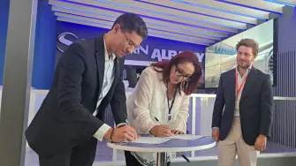 Firma de convenio entre Safran-Lottus