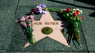 Estrella de Rob Reiner en el paseo de la fama de Hollywood en Los Angeles, California.