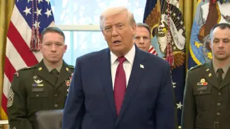 La cadena británica BBC anunció el martes que se defenderá contra la demanda por difamación del presidente de Estados Unidos, Donald Trump, que reclama 10.000 millones de dólares por daños y perjuicios por el montaje engañoso de uno de sus discursos.