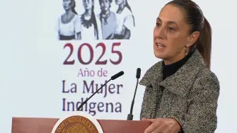 La presidenta Claudia Sheinbaum le respondió este jueves a la congresista estadounidense María Elvira Salazar por los señalamientos del apoyo de México a Cuba.

Para más información del tema, visita: https://www.eleconomista.com.mx/politica/sheinbaum-responde-congresista-eu-mexico-mantendra-relacion-cuba-20251218-791900.html

¡Síguenos en nuestras redes sociales para mantenerte informado!

Twitter: https://twitter.com/eleconomista
Facebook: https://www.facebook.com/ElEconomista.mx
Instagram: https://www.instagram.com/eleconomistamx
LinkedIn: https://www.linkedin.com/company/el-economista/

#ElEconomista #EETV