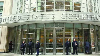 Para más información del tema, visita: https://www.eleconomista.com.mx/internacionales/eu-sale-defensa-netanyahu-sanciona-otros-2-jueces-cpi-investigar-israel-20251218-791907.html

¡Síguenos en nuestras redes sociales para mantenerte informado!

Twitter: https://twitter.com/eleconomista 
Facebook: https://www.facebook.com/ElEconomista.mx
Instagram: https://www.instagram.com/eleconomistamx
LinkedIn: https://www.linkedin.com/company/el-economista/

#ElEconomista #EETV