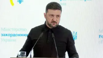 Al menos tres personas murieron y varias resultaron heridas en ataques rusos con drones y misiles contra el sector energético ucraniano, que provocaron nuevos cortes de electricidad.