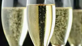 Champaña para celebrar: Dom Pérignon x Murakami Vintage 2015 convierte el brindis en un objeto de colección para cerrar el año.