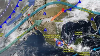 Las autoridades llaman a tomar precauciones por bancos de niebla, pavimento resbaladizo y efectos del viento en caminos, así como a proteger a la población más vulnerable al frío extremo.

Para más información del tema, visita: https://www.eleconomista.com.mx/politica/frente-frio-24-mantendra-ambiente-gelido-lluvias-semana-previo-cierre-20251226-792887.html 

¡Síguenos en nuestras redes sociales para mantenerte informado!

Twitter: https://twitter.com/eleconomista 
Facebook: https://www.facebook.com/ElEconomista.mx
Instagram: https://www.instagram.com/eleconomistamx
LinkedIn: https://www.linkedin.com/company/el-economista/

#ElEconomista #Clima #FrenteFrío