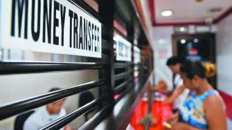 Con este flujo de remesas, se hilaron siete meses consecutivos de ingresos mensuales superiores a los 5,000 millones de dólares, desde mayo de 2025.

Para más información del tema, visita: https://www.eleconomista.com.mx/sectorfinanciero/hogares-mexico-recibieron-5-125-millones-dolares-remesas-noviembre-20260102-793572.html

¡Síguenos en nuestras redes sociales para mantenerte informado!

Twitter: https://twitter.com/eleconomista
Facebook: https://www.facebook.com/ElEconomista.mx
Instagram: https://www.instagram.com/eleconomistamx
LinkedIn: https://www.linkedin.com/company/el-economista/

#ElEconomista #EETV