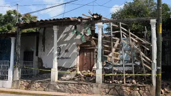 This view shows a damaged house after a 6.5 magnitude earthquake in the community of San Marcos, Guerrero state, Mexico on January 2, 2026. A 6.5-magnitude earthquake rattled Mexico's capital and a tourist hotspot on  the Pacific coast on Friday, killing at least one person but causing no serious damage. (Photo by Francisco ROBLES / AFP)
