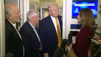 El presidente Donald Trump insistió el domingo en que Estados Unidos está "a cargo" de Venezuela, luego de la captura de Nicolás Maduro y en momentos en que trata con las nuevas autoridades del gobierno venezolano. En Caracas, seguidores de Maduro marcharon el domingo para exigir su liberación.