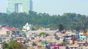 Con esta actualización el Gobierno federal podrá acceder a financiamiento en mercados internacionales con los criterios Ambientales, Sociales y de Gobernanza (ASG), como lo son bonos verdes, sociales y bonos vinculados con los Objetivos de Desarrollo Sostenible (ODS) de la Organización de las Naciones Unidas (ONU).

Para más información del tema, visita: https://www.eleconomista.com.mx/economia/hacienda-actualiza-marco-referencia-financiamiento-sostenible-busca-reducir-desigualdades-20260107-794218.html
¡Síguenos en nuestras redes sociales para mantenerte informado!

Twitter: https://twitter.com/eleconomista 
Facebook: https://www.facebook.com/ElEconomista.mx
Instagram: https://www.instagram.com/eleconomistamx
LinkedIn: https://www.linkedin.com/company/el-economista/

#ElEconomista #EETV