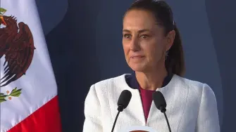 La presidenta de México, Claudia Sheinbaum, descartó este jueves fijar una meta numérica específica en materia de homicidios y subrayó que el compromiso del gobierno federal es seguir disminuyendo los delitos.