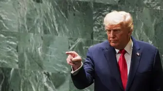Donald Trump firmó el miércoles un decreto para retirar a Estados Unidos de 66 acuerdos internacionales.

Para más información del tema, visita: https://www.eleconomista.com.mx/internacionales/secretario-onu-lamenta-salida-eu-multiples-organizaciones-internacionales-20260108-794418.html

¡Síguenos en nuestras redes sociales para mantenerte informado!

Twitter: https://twitter.com/eleconomista 
Facebook: https://www.facebook.com/ElEconomista.mx
Instagram: https://www.instagram.com/eleconomistamx
LinkedIn: https://www.linkedin.com/company/el-economista/

#ElEconomista #EETV