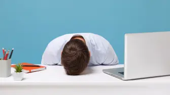 Los trabajadores más jóvenes son los que más fatiga y sobrecarga de trabajo reportan en México.